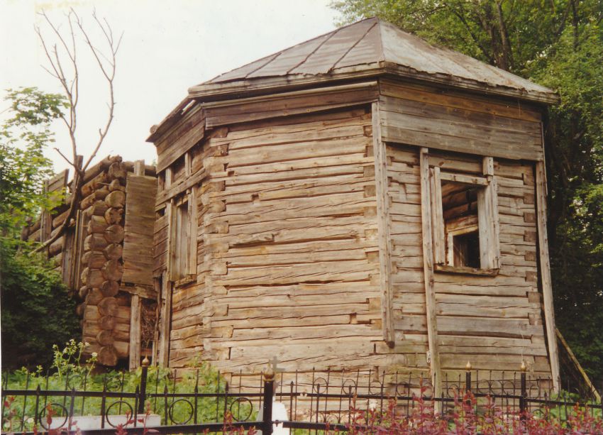 Церковь Илии Пророка (деревянная), Петровское (Воскресенский городской округ, Московская область). фасады