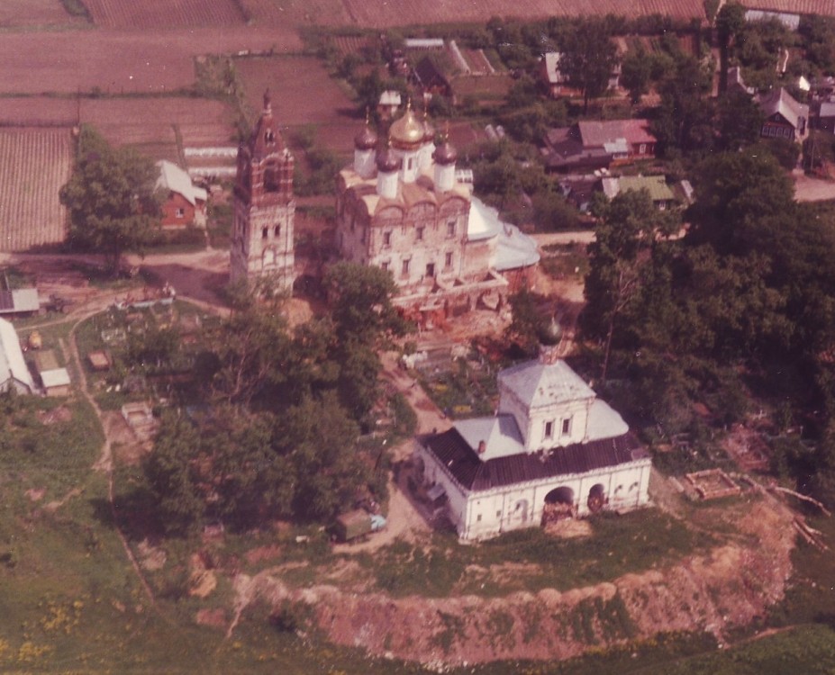 Краснохолмская Ново-Соловецкая Марчуговская пустынь, Фаустово (Красный холм) (Воскресенский городской округ, Московская область). документальные фотографии, ансамбль подворья с высоты птичьего полёта
