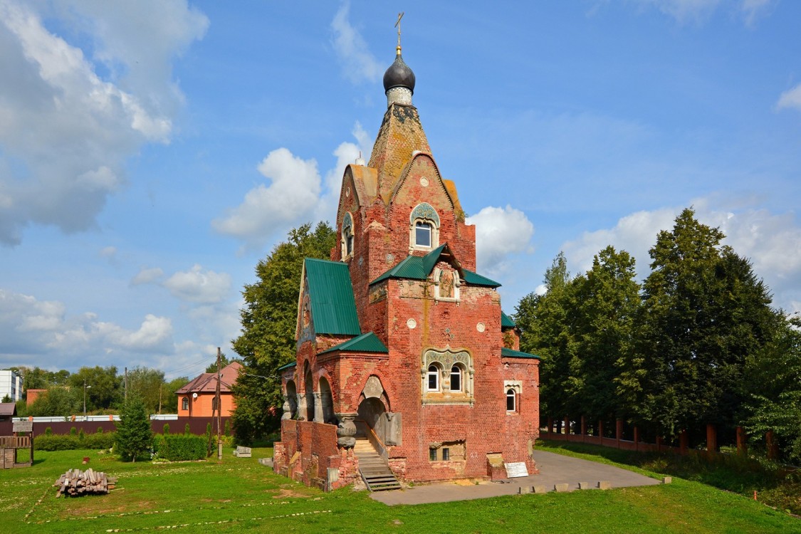 Федино. Церковь Серафима Саровского. общий вид в ландшафте, Общий вид с юго-запада