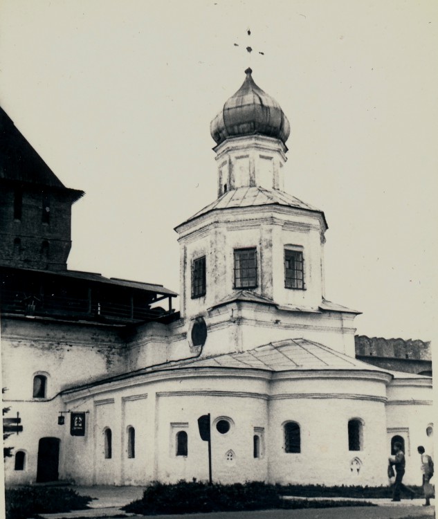 Великий Новгород. Кремль. Церковь Покрова Пресвятой Богородицы. фасады