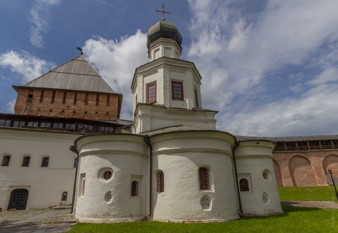 Великий Новгород. Кремль. Церковь Покрова Пресвятой Богородицы. фасады