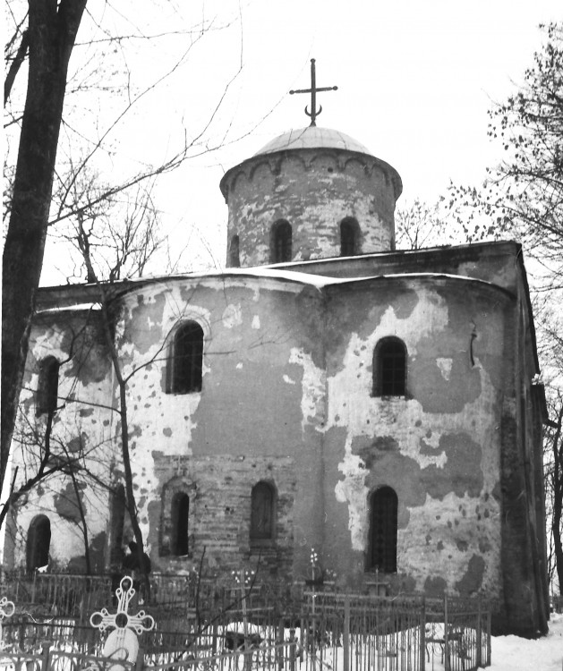 Великий Новгород. Церковь Петра и Павла на Сильнище. фасады