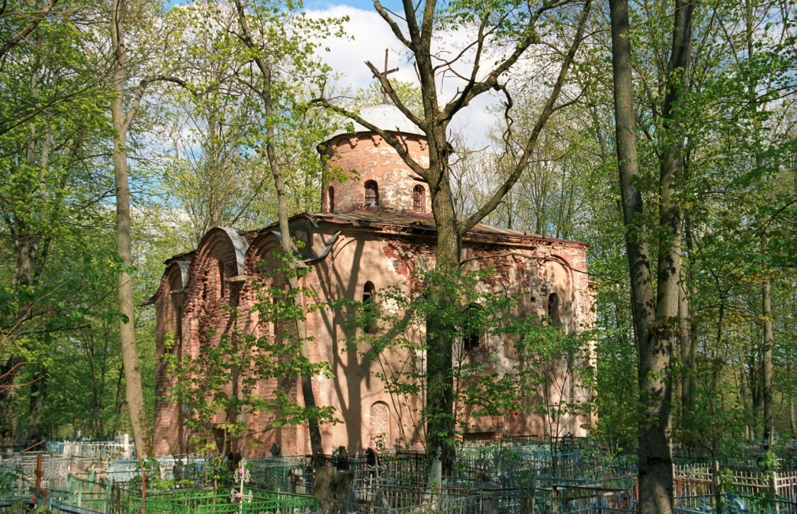 Великий Новгород. Церковь Петра и Павла на Сильнище. фасады