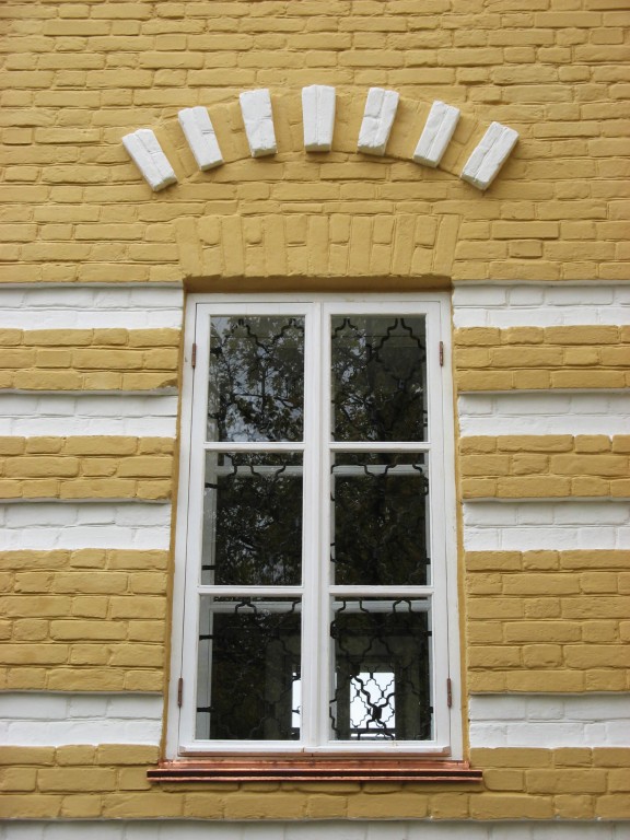 Церковь Марии Египетской, Лермонтово (Белинский район, Пензенская область). архитектурные детали, Оформление оконного проема церкви