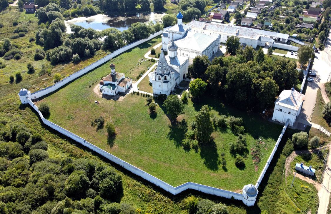 Переславль-Залесский. Троицкий Данилов монастырь. общий вид в ландшафте