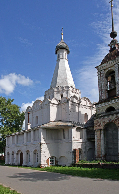 Переславль-Залесский. Церковь Петра Митрополита. фасады