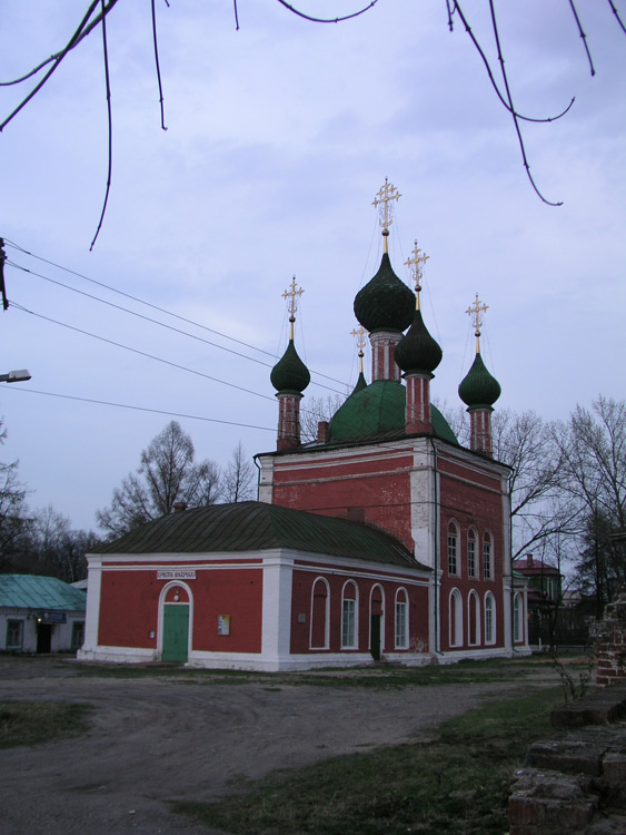 Переславль-Залесский. Богородицко-Сретенский Новодевичий монастырь. Церковь Александра Невского. фасады