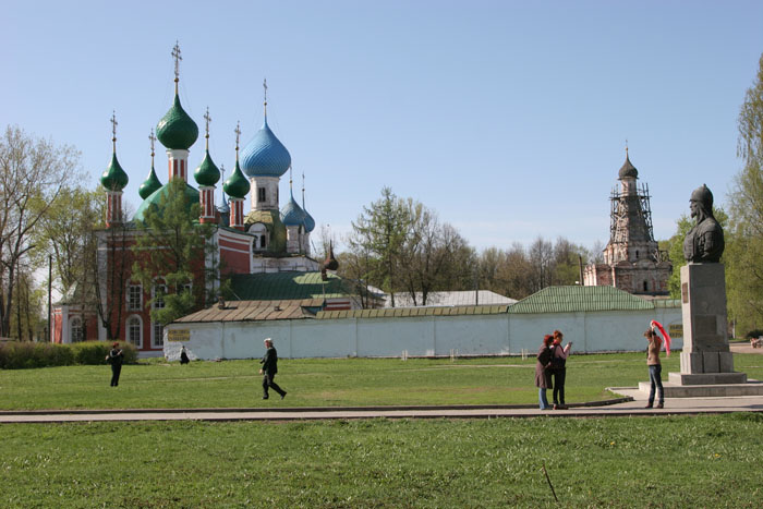 Переславль-Залесский. Богородицко-Сретенский Новодевичий монастырь. фасады