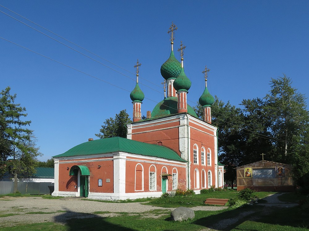 Переславль-Залесский. Богородицко-Сретенский Новодевичий монастырь. Церковь Александра Невского. фасады