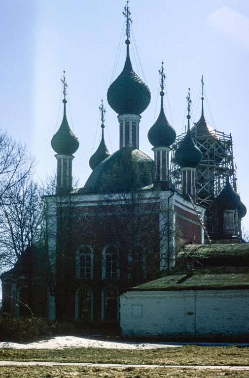 Переславль-Залесский. Богородицко-Сретенский Новодевичий монастырь. Церковь Александра Невского. документальные фотографии