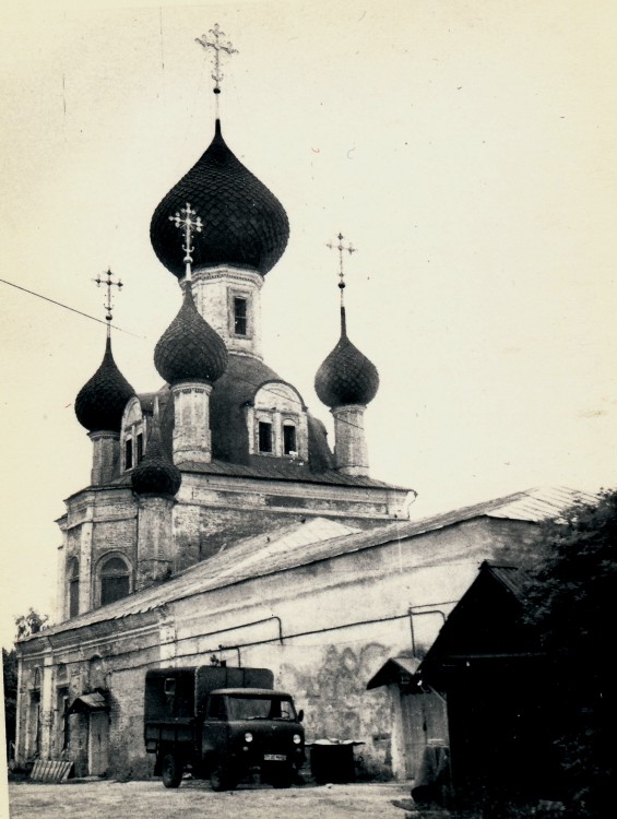 Переславль-Залесский. Богородицко-Сретенский Новодевичий монастырь. Собор Сретения Владимирской иконы Божией Матери (Владимирский). фасады