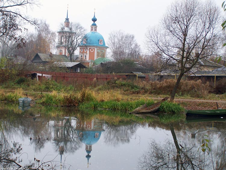 Церковь Покрова Пресвятой Богородицы, Переславль-Залесский (Переславский район и г. Переславль-Залесский, Ярославская область). художественные фотографии, Живописный вид с противоположного берега реки Трубеж
