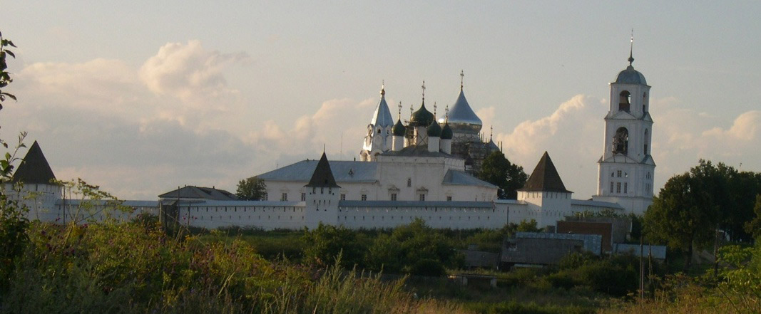 Переславль-Залесский. Никитский монастырь. общий вид в ландшафте