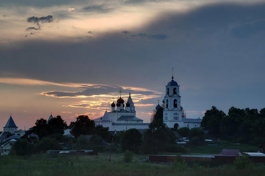 Никитский монастырь, Никитская Слобода (Переславский район и г. Переславль-Залесский, Ярославская область). общий вид в ландшафте