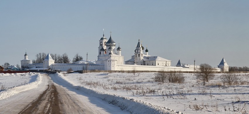 Переславль-Залесский. Никитский монастырь. общий вид в ландшафте