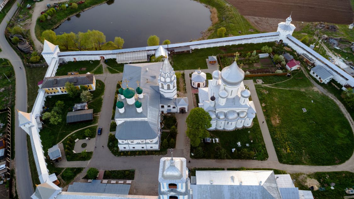 Никитский монастырь, Никитская Слобода (Переславский район и г. Переславль-Залесский, Ярославская область). общий вид в ландшафте