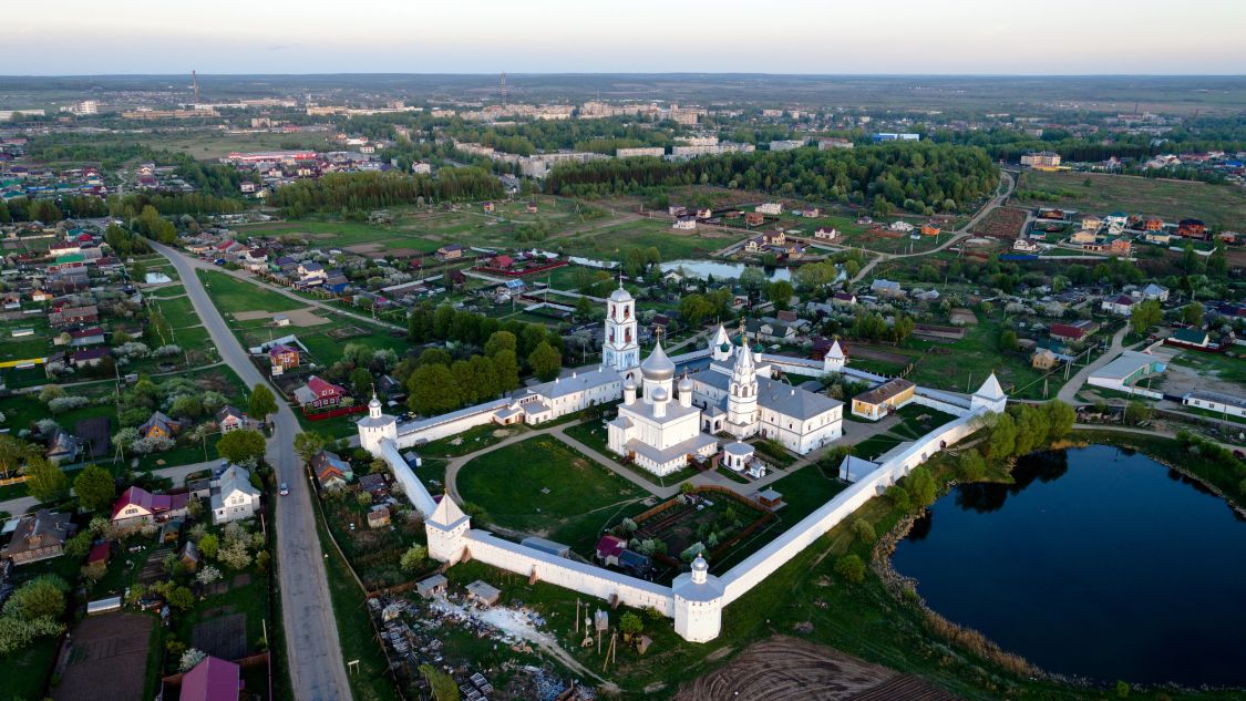 Переславль-Залесский. Никитский монастырь. общий вид в ландшафте