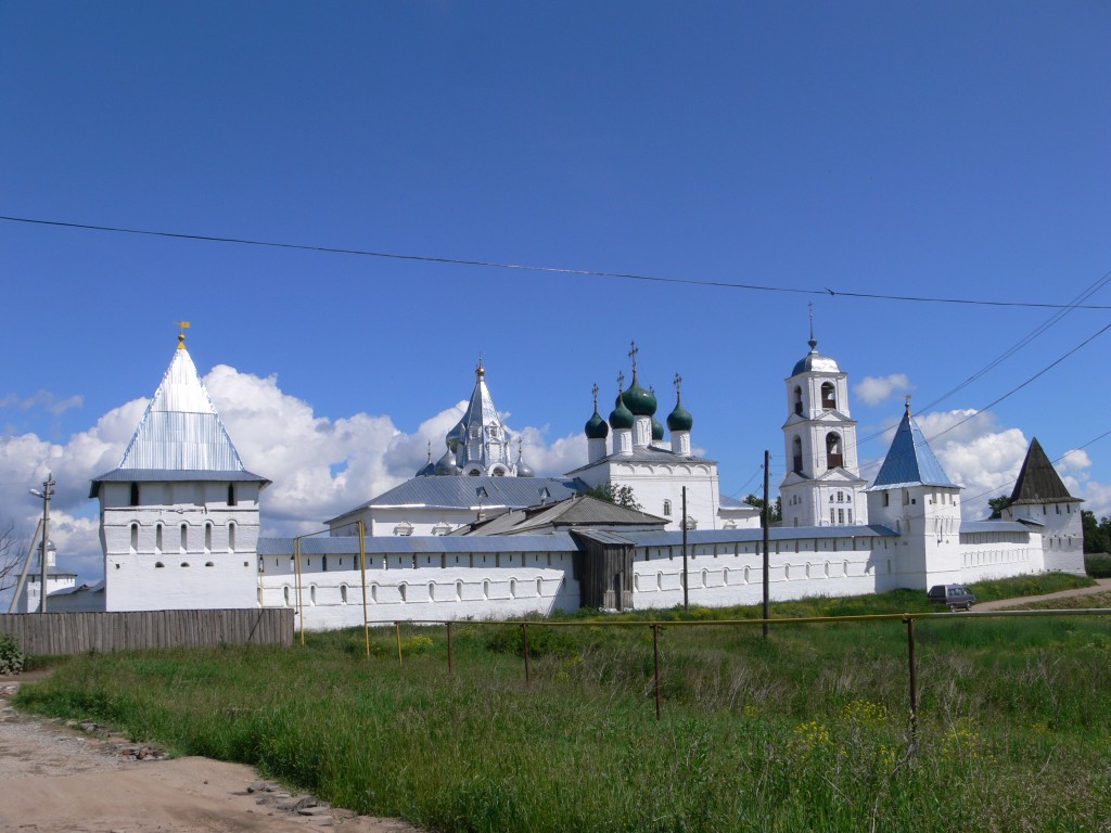 Переславль-Залесский. Никитский монастырь. общий вид в ландшафте