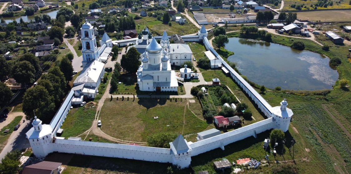 Никитский монастырь, Никитская Слобода (Переславский район и г. Переславль-Залесский, Ярославская область). общий вид в ландшафте