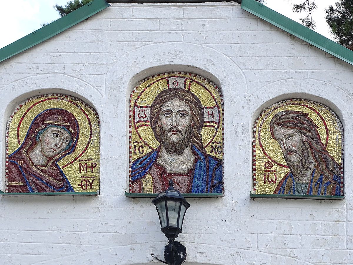 Крестовоздвиженский Иерусалимский монастырь, Горки Ленинские, пос. санатория (Ленинский городской округ, Московская область). дополнительная информация, Мозаика над Святыми вратами