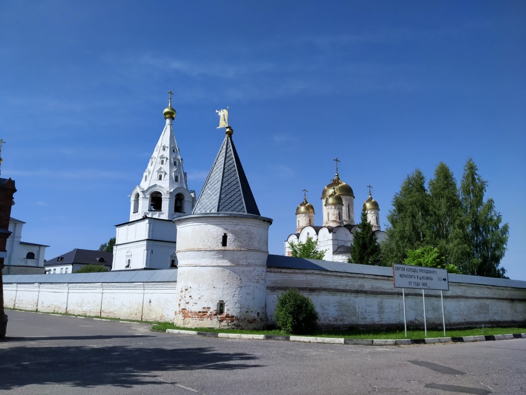 Можайск. Лужецкий Ферапонтов монастырь. фасады