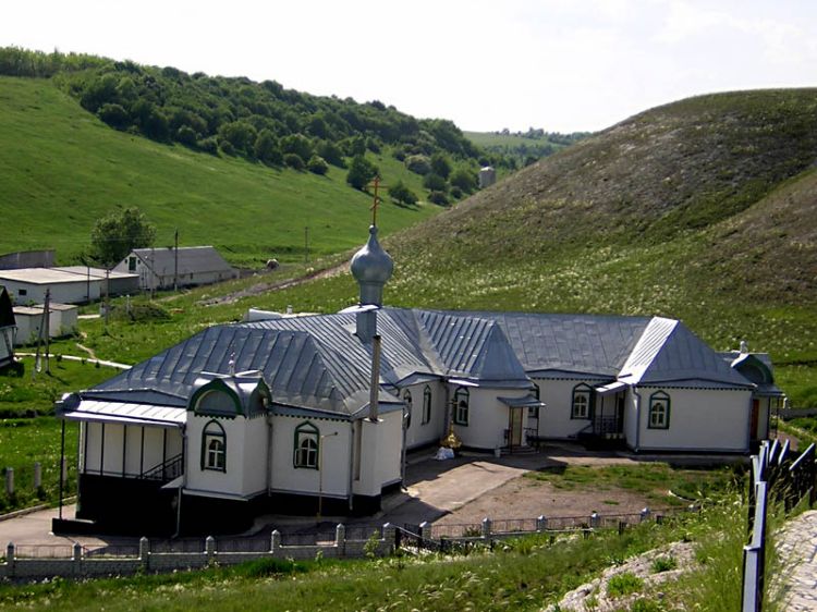 Костомаровский Спасский монастырь, Костомарово (Подгоренский район, Воронежская область). фасады, Кельи и домовая часовня