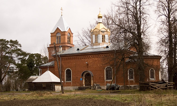 Кисельня. Церковь Феодора Стратилата. фасады