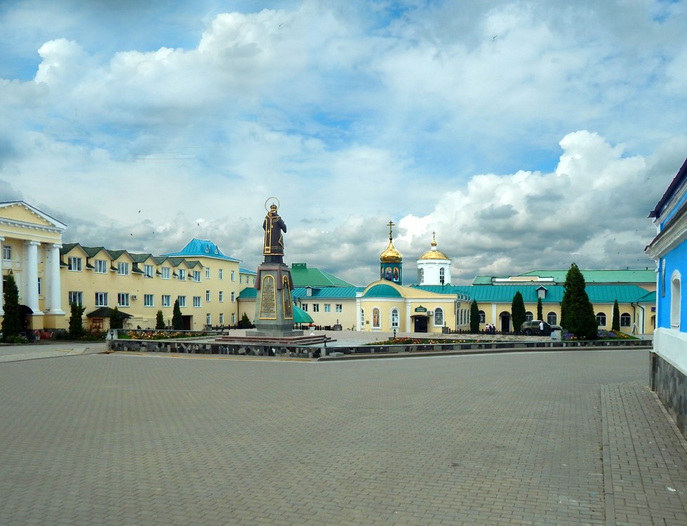 Задонск. Задонский Рождество-Богородицкий мужской монастырь. фасады