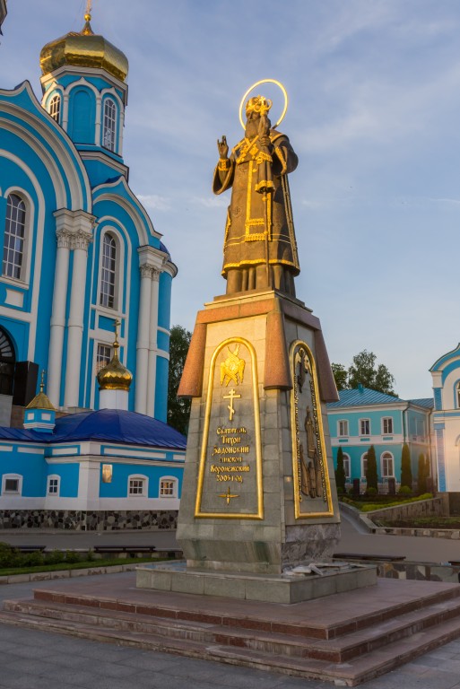 Задонск. Задонский Рождество-Богородицкий мужской монастырь. фасады