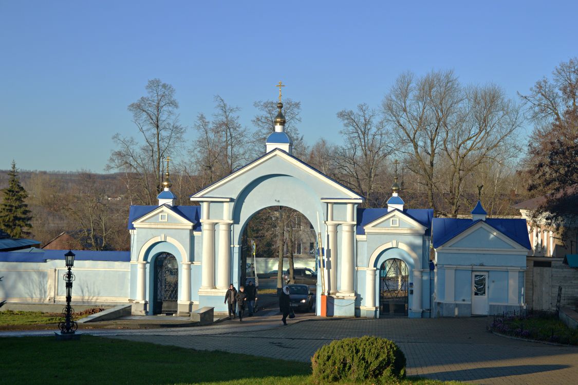 Задонский Рождество-Богородицкий мужской монастырь, Задонск (Задонский район, Липецкая область). архитектурные детали, Западные ворота (позиция 20 на карте комплекса)