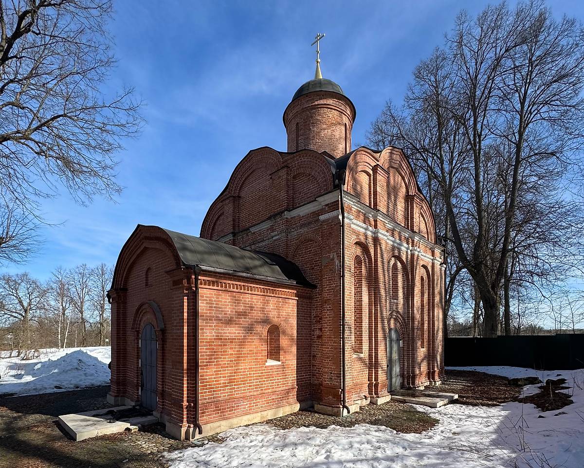 Вид с юго-запада, фасады. Церковь Рождества Христова, Юркино (Истринский городской округ и ЗАТО Восход, Московская область)