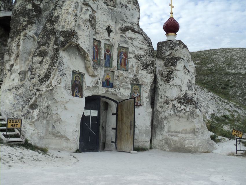 Костомаровский Спасский монастырь, Костомарово (Подгоренский район, Воронежская область). фасады
