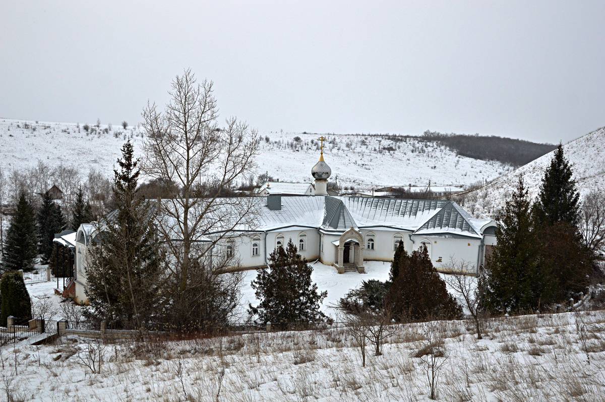 Сестринский корпус с домовой церквью, фасады. Костомаровский Спасский монастырь, Костомарово (Подгоренский район, Воронежская область)
