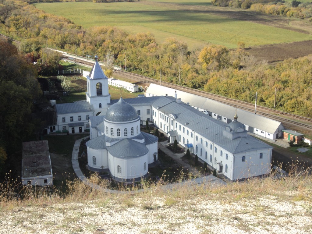 Дивногорский Монастырь, посёлок. Успенский Дивногорский мужской монастырь. фасады