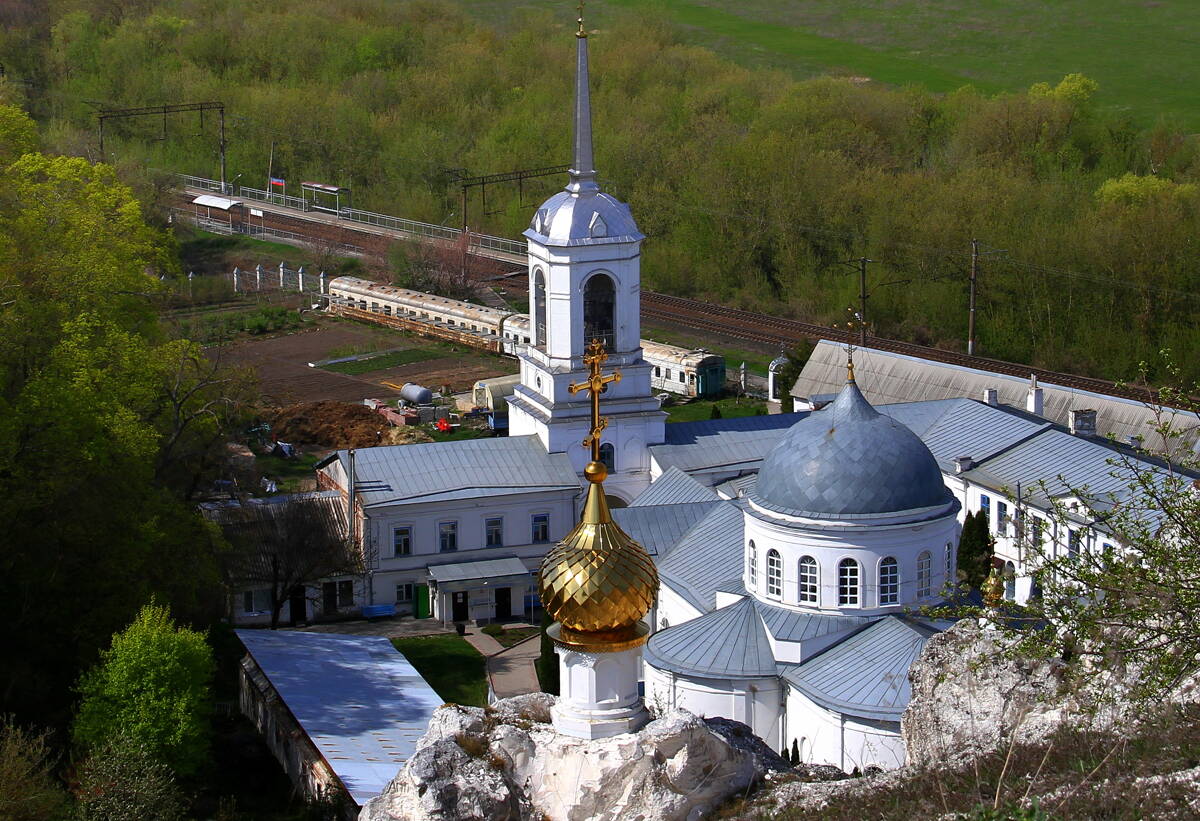 Успенский Дивногорский мужской монастырь, Дивногорский Монастырь, посёлок (Лискинский район, Воронежская область). общий вид в ландшафте