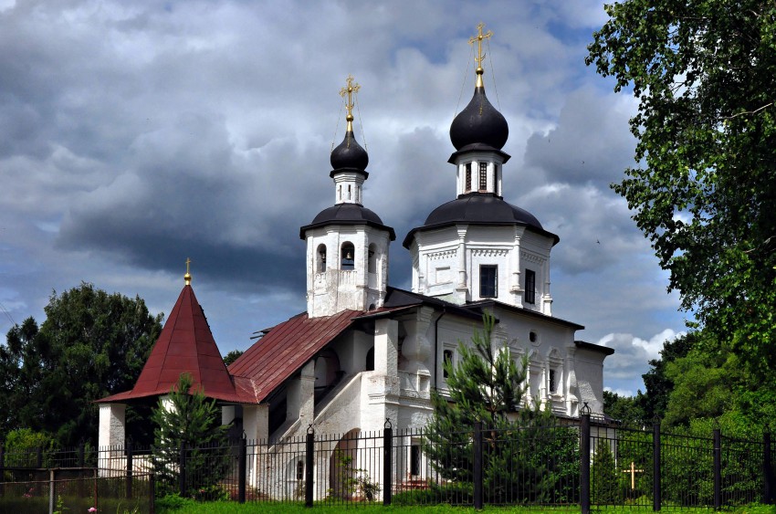 Бородино. Церковь Смоленской иконы Божией Матери (Рождества Христова). фасады