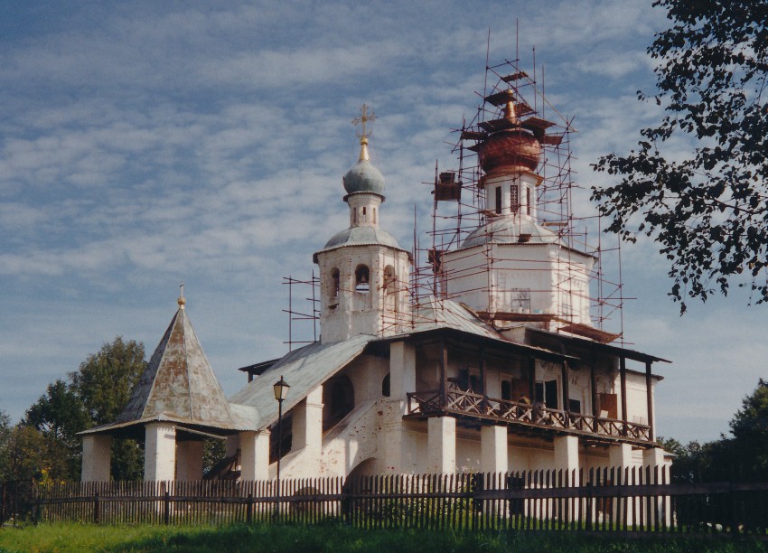 Бородино. Церковь Смоленской иконы Божией Матери (Рождества Христова). фасады