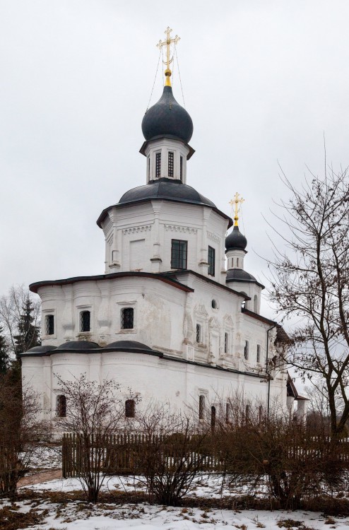 Бородино. Церковь Смоленской иконы Божией Матери (Рождества Христова). фасады