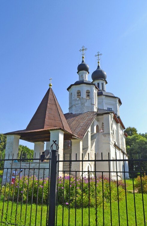 Бородино. Церковь Смоленской иконы Божией Матери (Рождества Христова). фасады