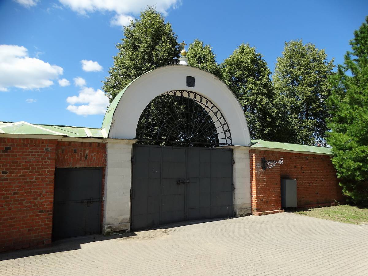 Ворота ограды. Главный вход в монастырь., архитектурные детали. Спасо-Бородинский монастырь, Семёновское (Бородинского с/о) (Можайский городской округ, Московская область)
