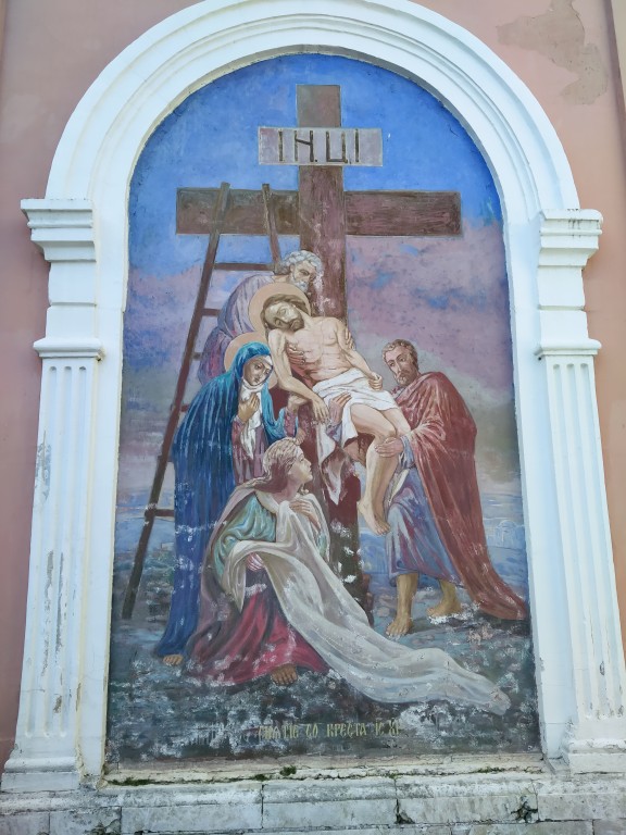 Можайск. Церковь Иоакима и Анны. архитектурные детали, Снятие со креста Иисуса Христа