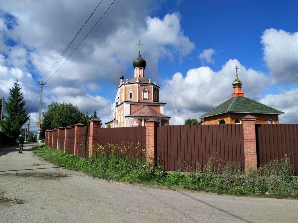 Озерецкое. Церковь Николая Чудотворца. общий вид в ландшафте