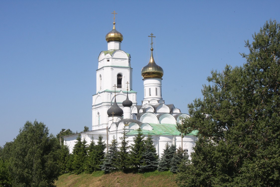 Собор Троицы Живоначальной, Вязьма (Вяземский район, Смоленская область). фасады