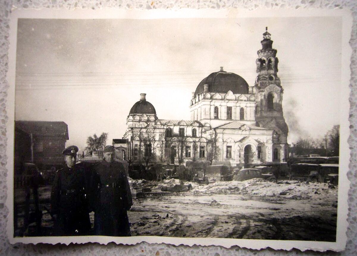 Собор Благовещения Пресвятой Богородицы, Гагарин (Гагаринский район, Смоленская область). архивная фотография, Вид храма до подрыва колокольни. Фото 1941 г. с аукциона e-bay.de