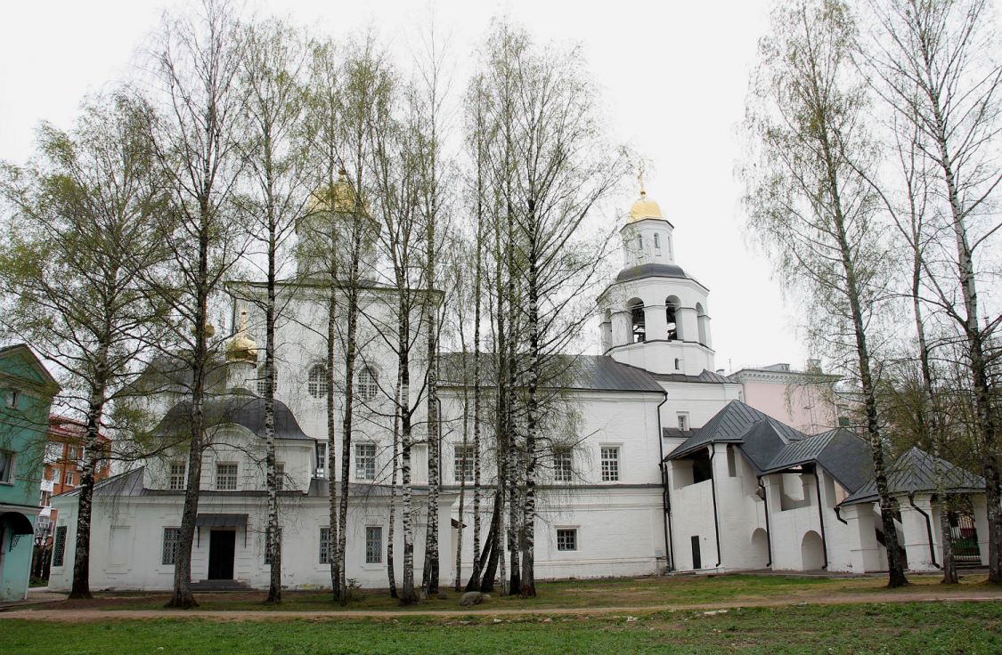 Смоленск. Вознесенский монастырь. фасады, Собор Вознесения Господня и Церковь Екатерины