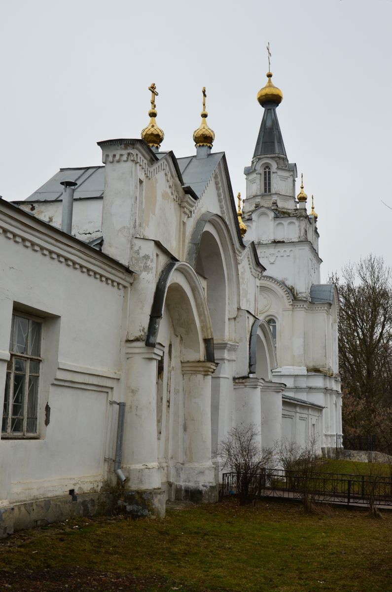Спасо-Преображенский мужской монастырь, Рославль (Рославльский район, Смоленская область). архитектурные детали, Западная часть ограды со Святыми воротами 