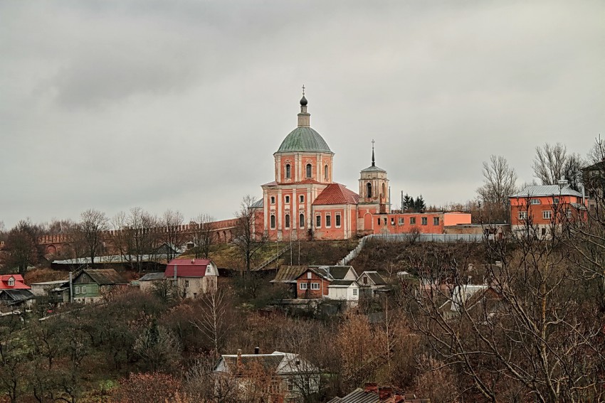 Смоленск. Церковь Георгия Победоносца. общий вид в ландшафте