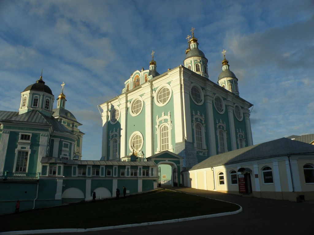 Смоленск. Кафедральный собор Успения Пресвятой Богородицы. фасады