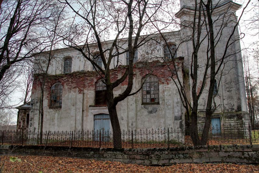 Любавичи. Церковь Успения Пресвятой Богородицы. фасады