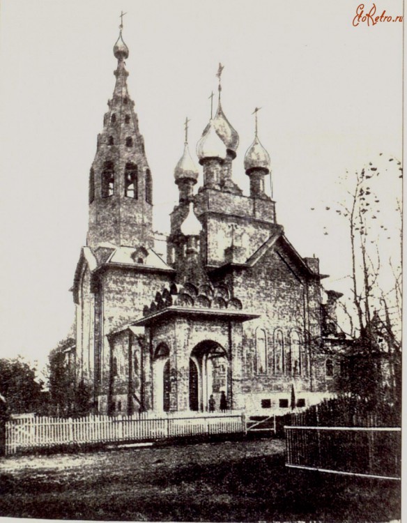 Петергоф. Церковь Серафима Саровского. архивная фотография, фото с сайта http://www.etoretro.ru